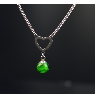 collier COEUR 40 + 3 cm "vert rosetta" perles de verre filé au chalumeau