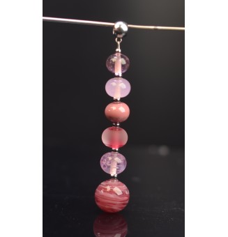pendentif pour collier "rose" avec perles de verre sur beliere acier inoxydable