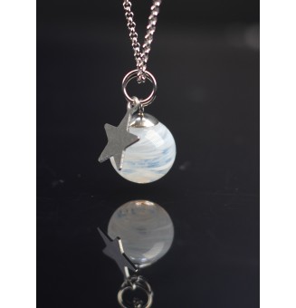collier etoile  40 + 5 cm "blanc neige" perles de verre filé au chalumeau