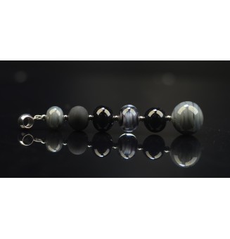 pendentif pour collier "gris noir" avec perles de verre sur beliere acier inoxydable
