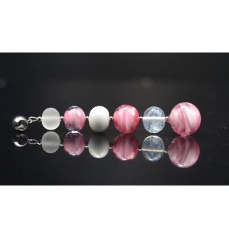pendentif pour collier "rose blanc" avec perles de verre sur beliere acier inoxydable