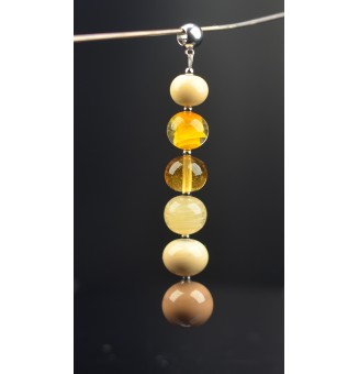 pendentif pour collier "jaune taupe ivoire" avec perles de verre sur beliere acier inoxydable