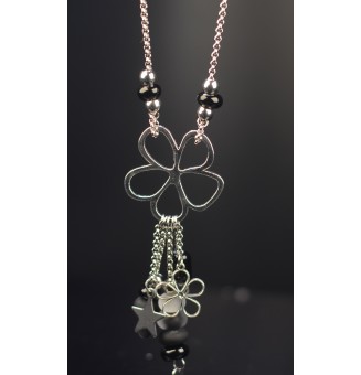 collier fleur  " NOIR" avec perles de verre, acier inoxydable 78 cm