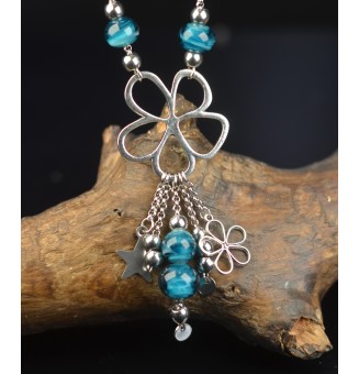 collier fleur  " bleu pétrole" avec perles de verre, acier inoxydable 60 cm