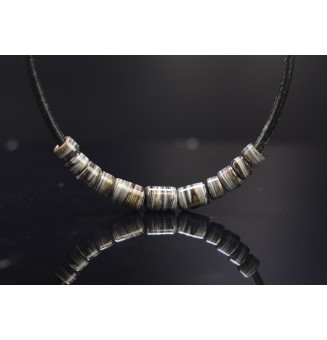collier ton pierre 45 cm avec perles de verre cuir noir