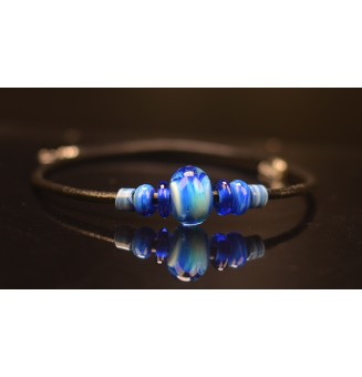collier "2 bleus" 50+3 cm avec perles de verre cuir noir