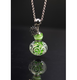 collier soleil 70+3 cm "vert rosetta et  blanc" perles de verre filé au chalumeau