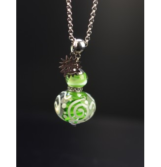 collier soleil 70+3 cm "vert rosetta et  blanc" perles de verre filé au chalumeau