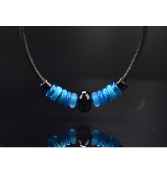 collier "noir et turquoise" 44+3 cm avec perles de verre cuir noir
