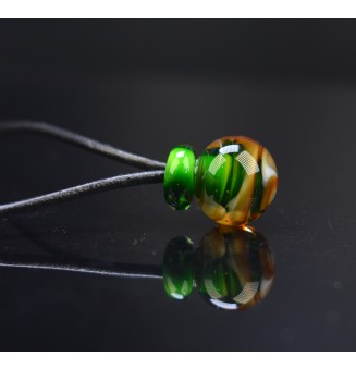 Collier en cuir avec perles de verre filé "vert rosetta et caramel" 50+3 cm