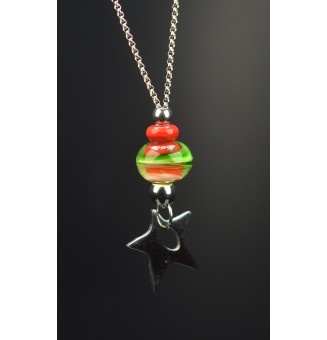 collier  42+3 cm "rouge vert" perles de verre filé au chalumeau