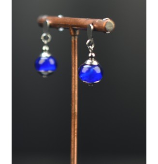 Boucles d'oreilles  "bleues"  en  acier inoxydable avec perles de verre