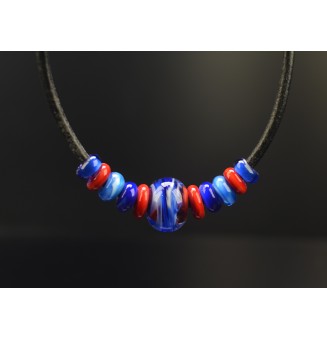 collier "rouge bleus"  45+3...