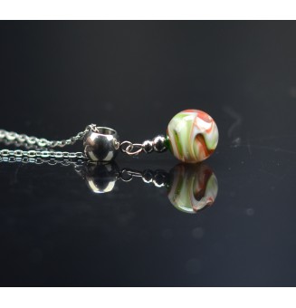 collier "rouge VERT BLANC" perles de verre filé au chalumeau - acier inoxydable