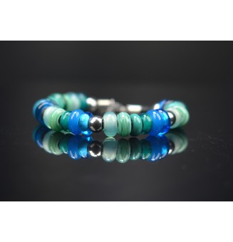 Bracelet Bleu et vert en perles de verre sur cuir noir - bijou artisanal
