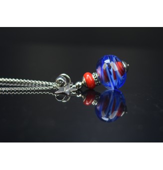 Collier en Perles de Verre Rouge et Bleu avec Breloque Étoile - acier inoxydable