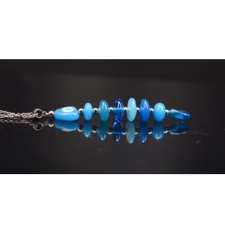 collier poisson artisanal en verre filé bleu 70 cm