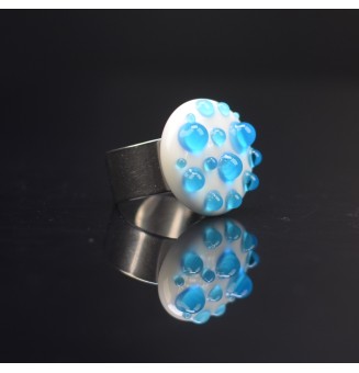 cabochon artisanal en verre "blanc et turquoise" pour bague ou collier interchangeable en verre  (sans le support )