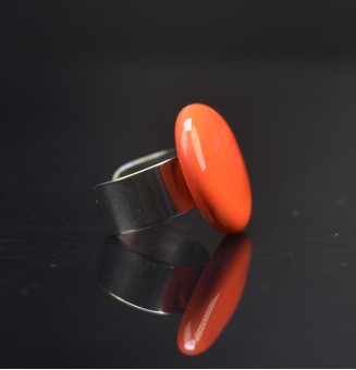 cabochon artisanal en verre "orange citrouille" pour bague ou collier interchangeable en verre  (sans le support )