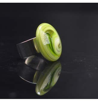 cabochon artisanal en verre filé "VERT" pour bague, bracelet ou collier interchangeable en verre  (sans le support )