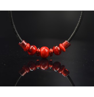 collier "ROUGE ET RUBIS" 44+3 cm avec perles de verre cuir noir
