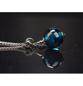 Collier "Élégance" bleu pétrole en  Perle de Verre filé Murano 70 cm