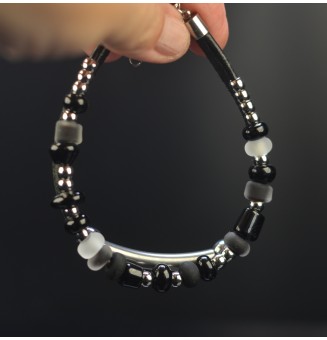 Bracelet ARTISANAL en perles de verre " noir" CUIR Noir