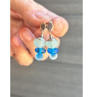 Boucles d'Oreilles "bleu vert" en perles de verre et acier inoxydable- Liloo Creations