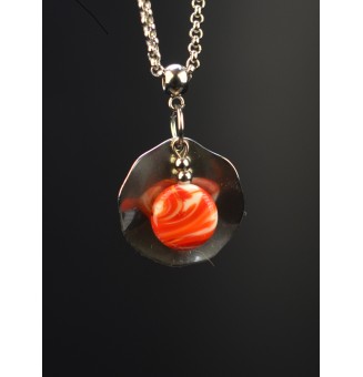 Collier « Éclat de feu » rouge orange" en Acier Inoxydable et Perle Filée à la Main