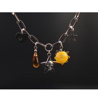 Collier soleil "jaune " en perles de verre et acier inoxydable