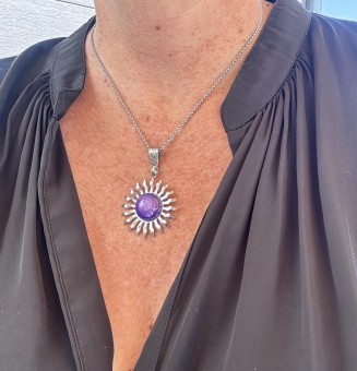 Collier Soleil Violet en Acier Inoxydable avec Perle de Verre Filé