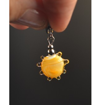 Charm en Acier Inoxydable avec Perle de Verre Filé - "Petit Soleil Jaune"