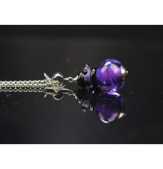 Collier en perles de verre noir et violet intense – Création unique