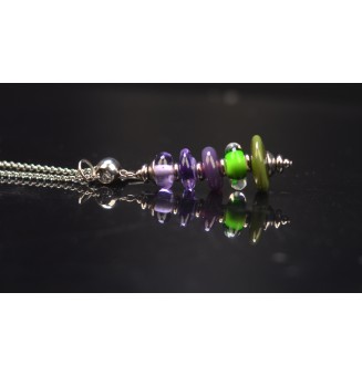 collier artisanal violet et vert en  perles de verre filé - acier inoxydable