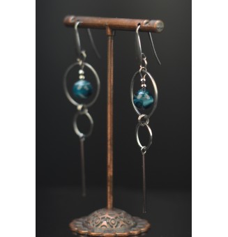 Boucles d’Oreilles en Verre Bleu pétrole- Élégance - par Liloo Créations