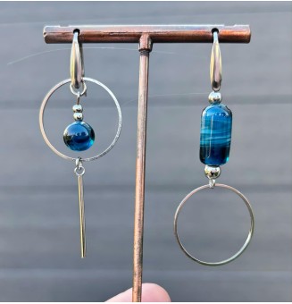 Boucles d’Oreilles en Verre Bleu pétrole- Élégance - par Liloo Créations