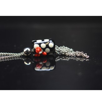 Collier Épuré avec PerleS en Verre Filé "girly" noir rouge et ivoire – Liloo Créations