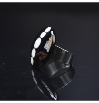 cabochon artisanal en verre "noir et blanc" pour bague ou collier interchangeable en verre  (sans le support )