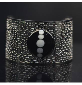 cabochon artisanal en verre "noir et blanc" pour bague ou collier interchangeable en verre  (sans le support )