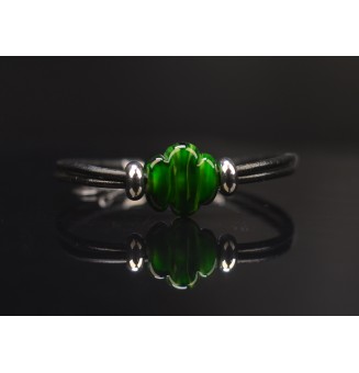 Bracelet ARTISANAL en perles de verre "vert rosetta" CUIR Noir