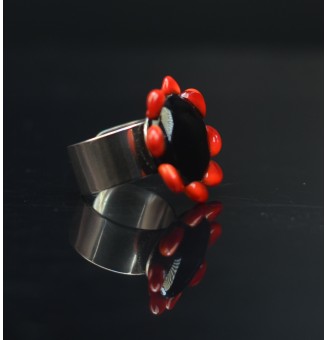 Bague Fleur en Verre noir et rouge – Élégance et Originalité