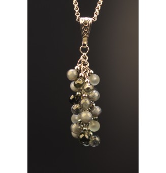 Collier "Grappe gris noir"...