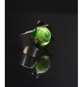 Bague Fleur en Verre verte – Élégance et Originalité