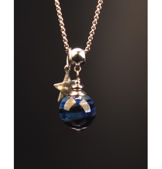 collier étoile 45 + 3 cm "noir et bleu metallisé" perles de verre filé au chalumeau