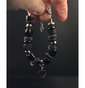 Bracelet en perles de verre noires – Élégance intemporelle