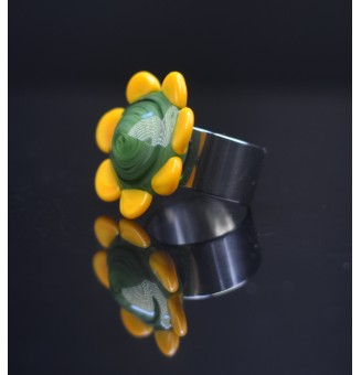 Bague Fleur en Verre VERT nacré et jaune – Élégance et Originalité