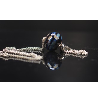 Collier Long Épuré avec Perle noir et bleu metallique, en Verre Filé – Liloo Créations  74 cm