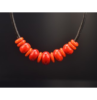 collier ORANGE 45 +3cm avec perles de verre cuir noir