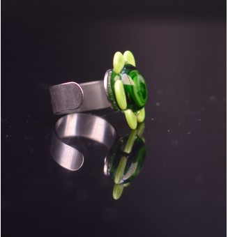 Bague Fleur en Verre verte – Élégance et Originalité - acier inoxydable