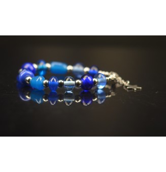 Bracelet en perles de verre BLEU – Élégance et originalité (14.5 - 15.5 cm)